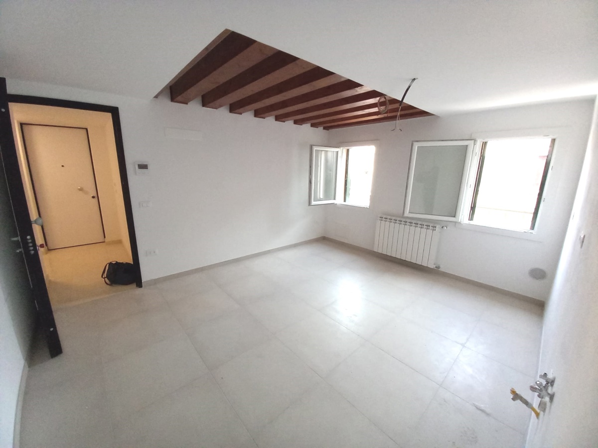 Foto 1 di 25 - Appartamento in vendita a Chioggia