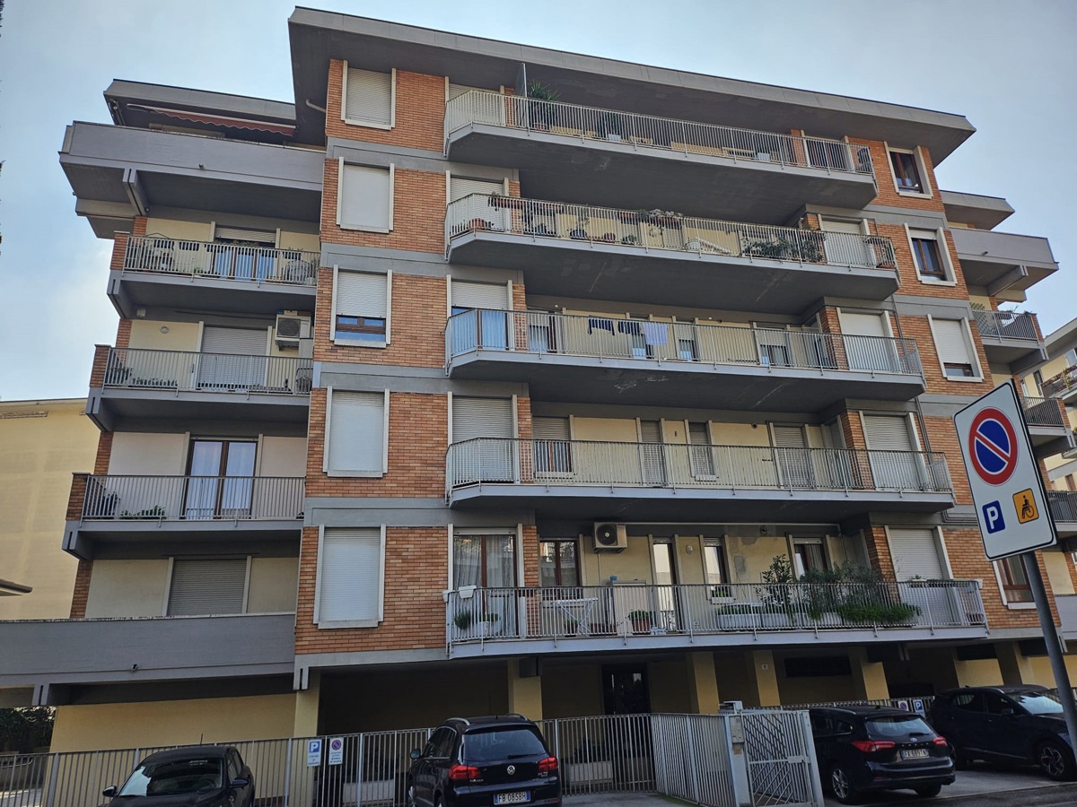 Foto 28 di 35 - Appartamento in affitto a Verona
