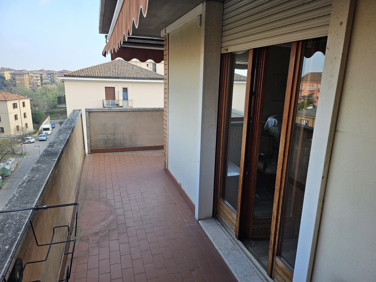 Foto 11 di 35 - Appartamento in affitto a Verona