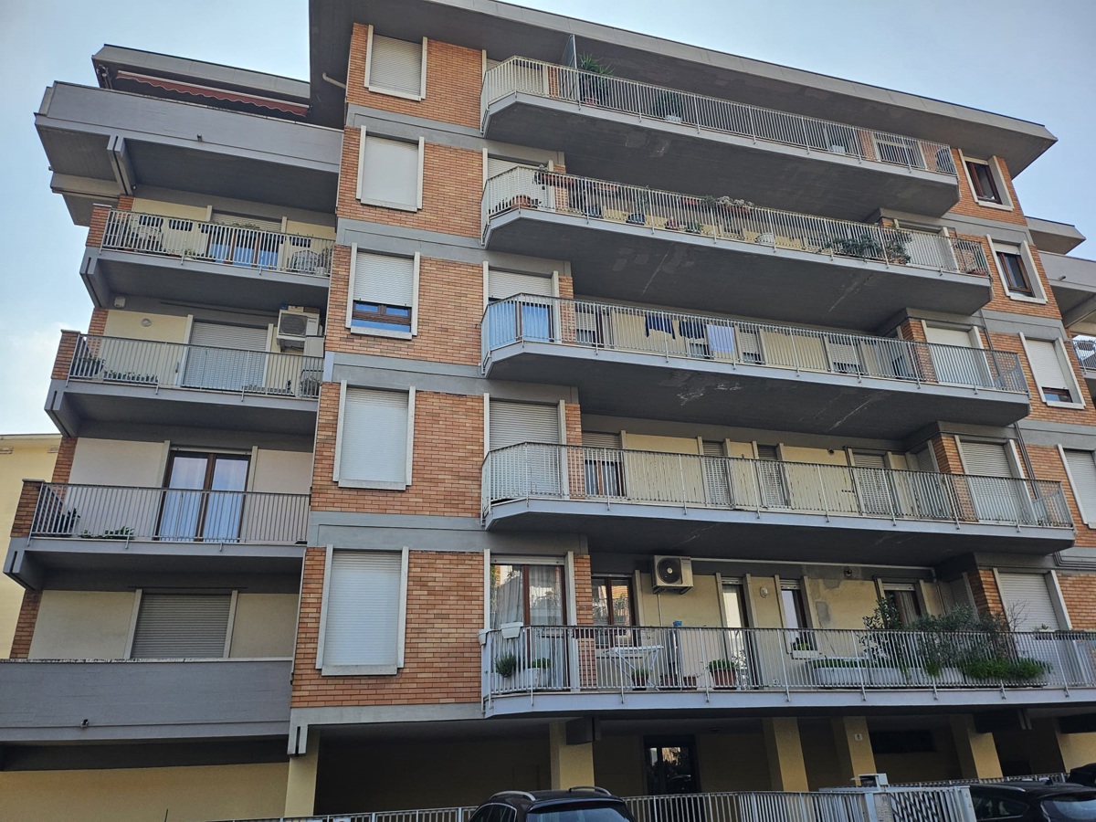 Foto 1 di 35 - Appartamento in affitto a Verona