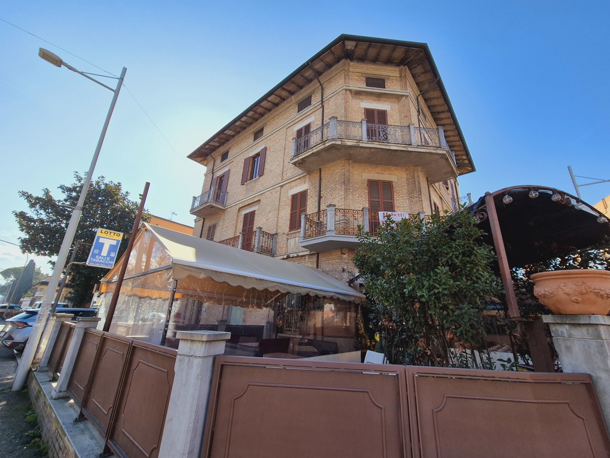 Foto 2 di 31 - Appartamento in vendita a Bastia Umbra