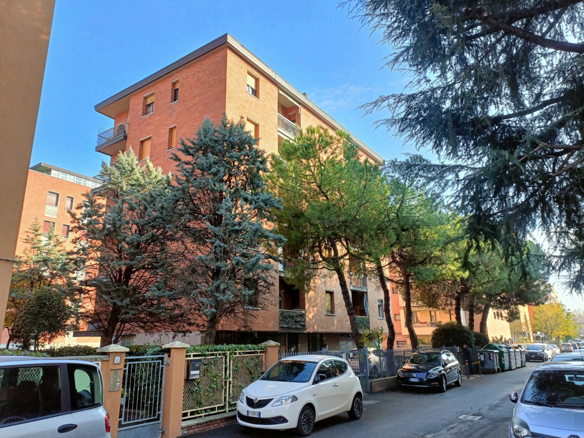 Foto 2 di 26 - Appartamento in vendita a Bologna