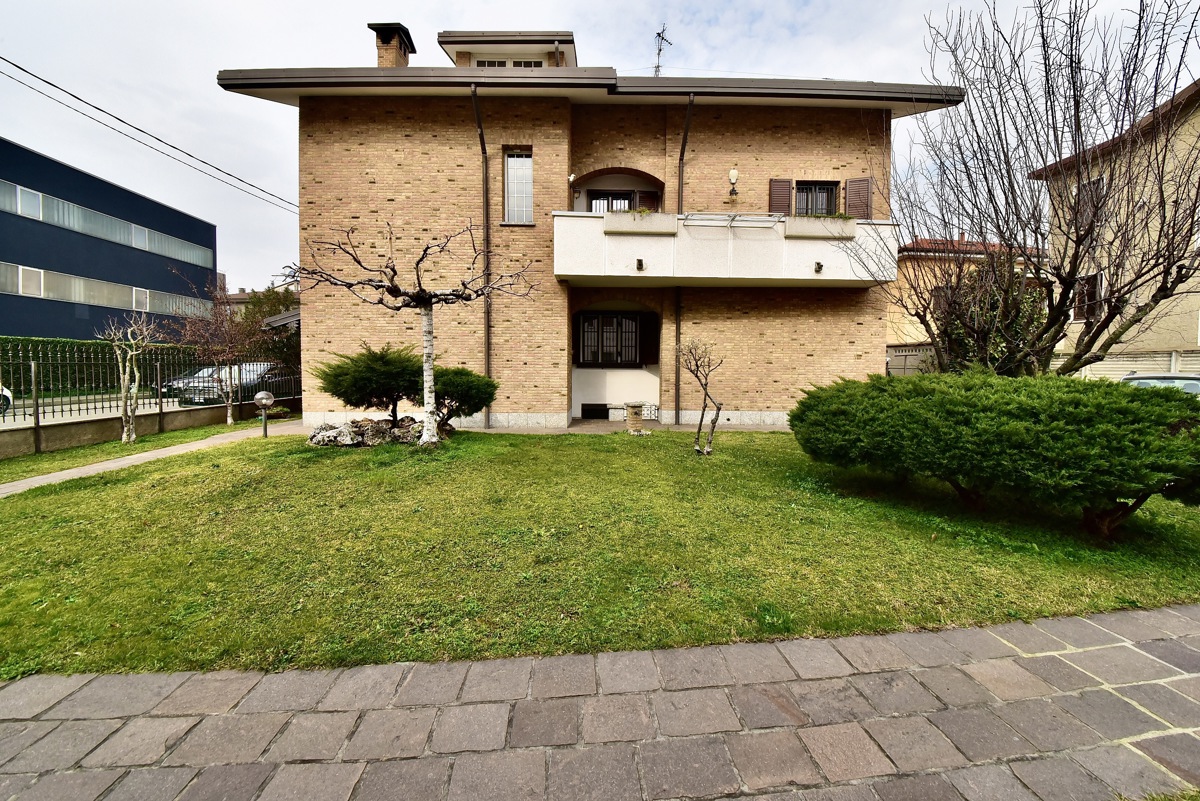 Foto 1 di 47 - Appartamento in vendita a Nova Milanese