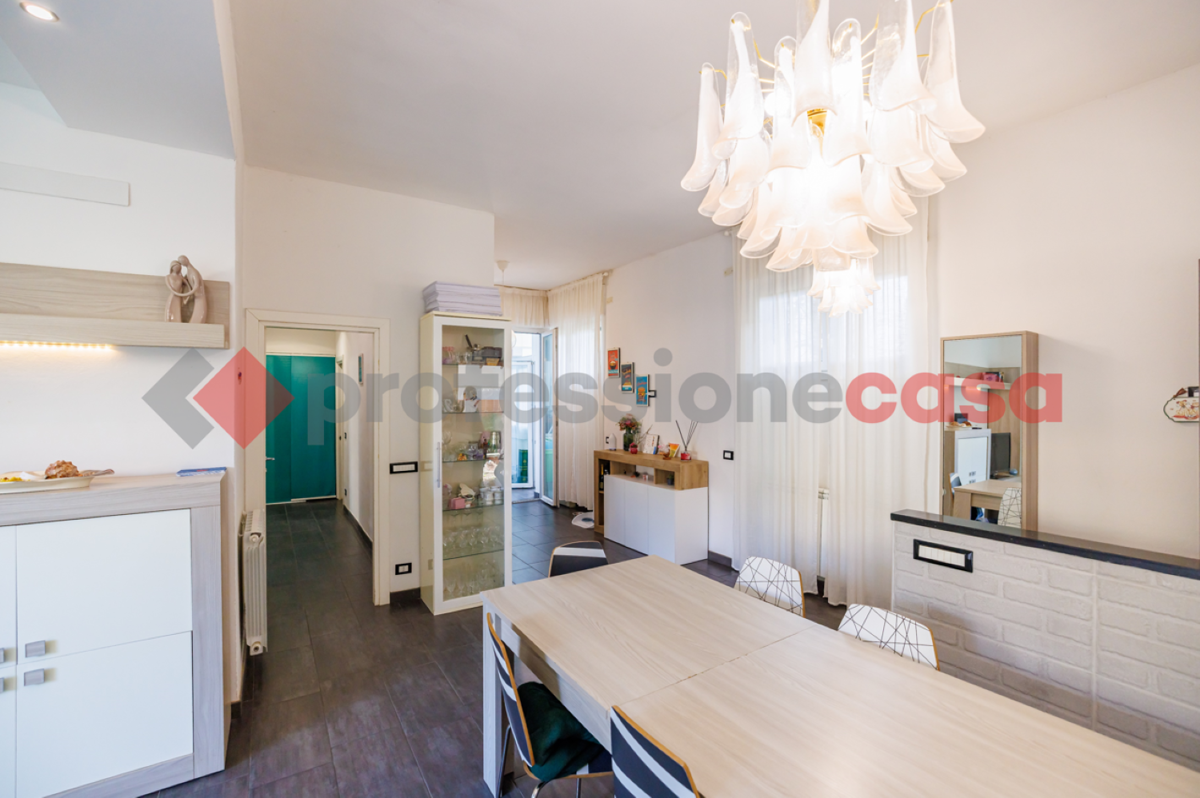 Foto 3 di 22 - Appartamento in vendita a Livorno