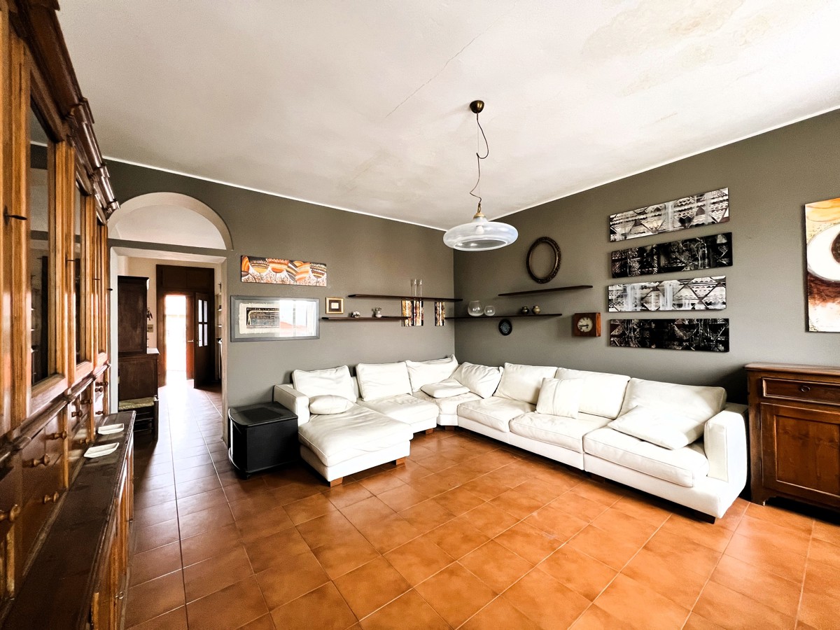 Foto 2 di 27 - Appartamento in vendita a Gerenzano