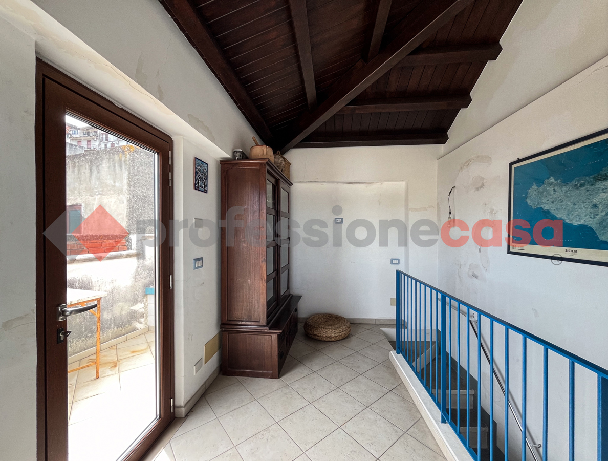 Foto 32 di 49 - Casa indipendente in vendita a Santa Lucia del Mela