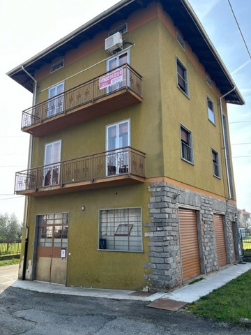 Foto 2 di 18 - Appartamento in vendita a Camburzano
