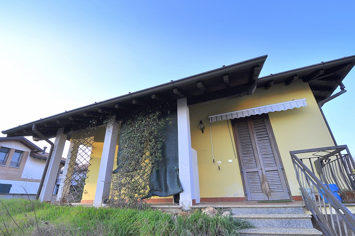 Foto 3 di 17 - Villa in vendita a Inveruno