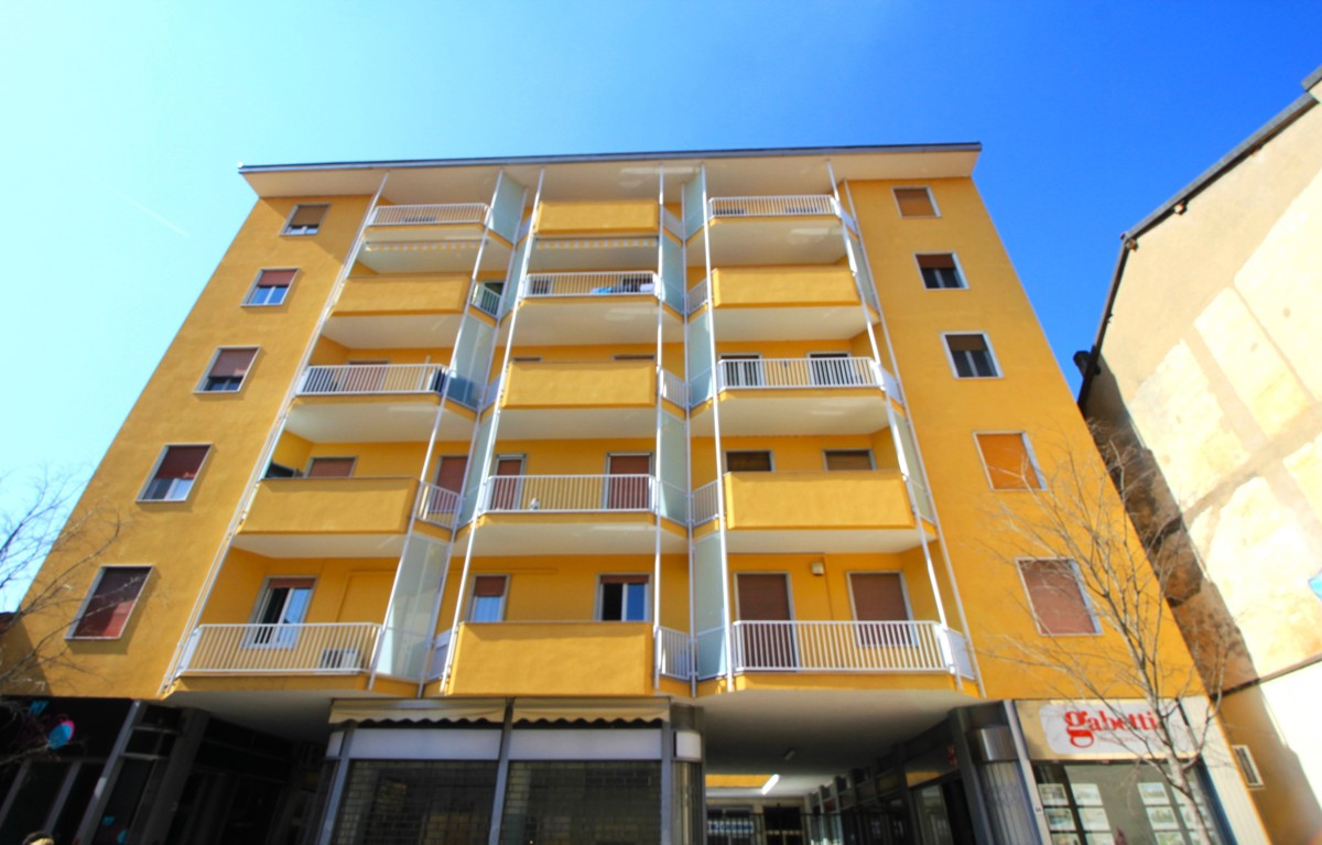 Foto 1 di 17 - Appartamento in vendita a Legnano