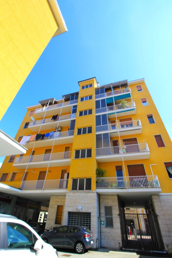 Foto 3 di 17 - Appartamento in vendita a Legnano