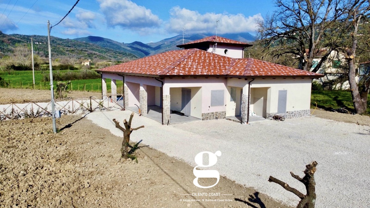 Foto 2 di 9 - Villa a schiera in vendita a Casal Velino