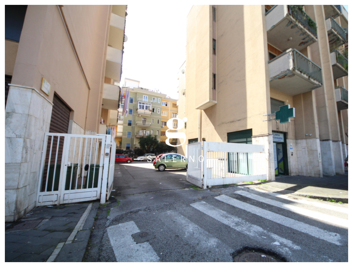 Foto 3 di 31 - Appartamento in vendita a Salerno