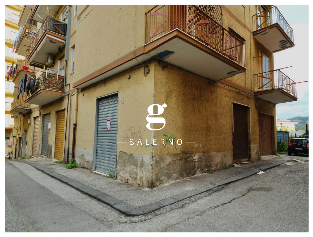Foto 1 di 3 - Magazzino in vendita a Salerno