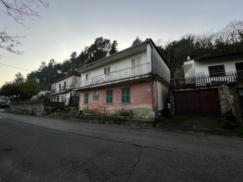 Foto 1 di 13 - Casa indipendente in vendita a Cassino