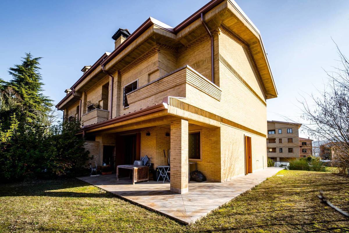 Foto 1 di 26 - Villa a schiera in vendita a Sasso Marconi