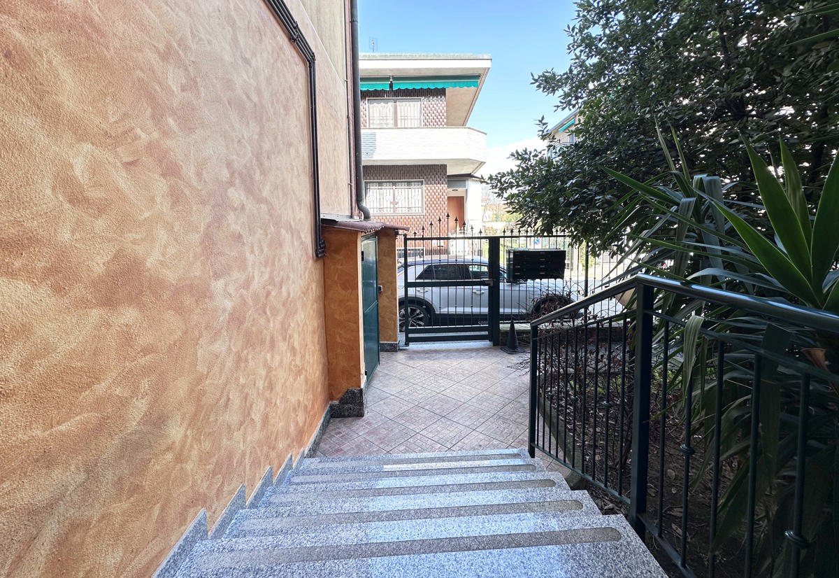 Foto 13 di 16 - Appartamento in vendita a Cesano Boscone
