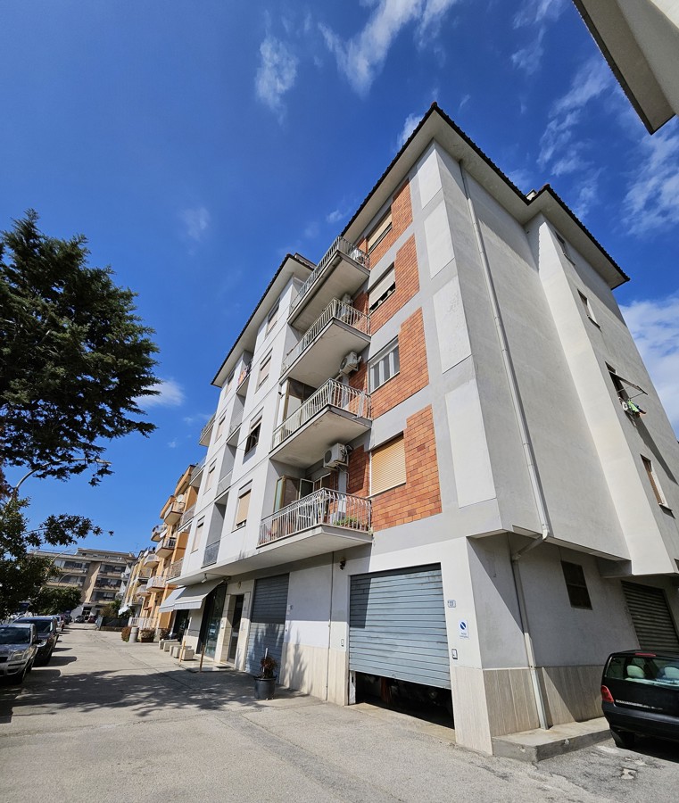 Foto 1 di 19 - Appartamento in vendita a Frosinone