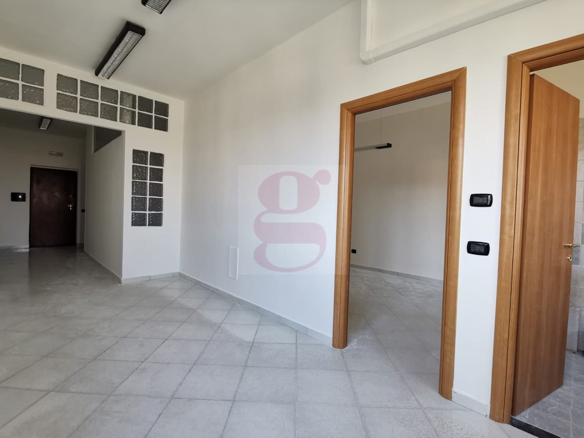 Foto 3 di 11 - Ufficio in vendita a Gragnano