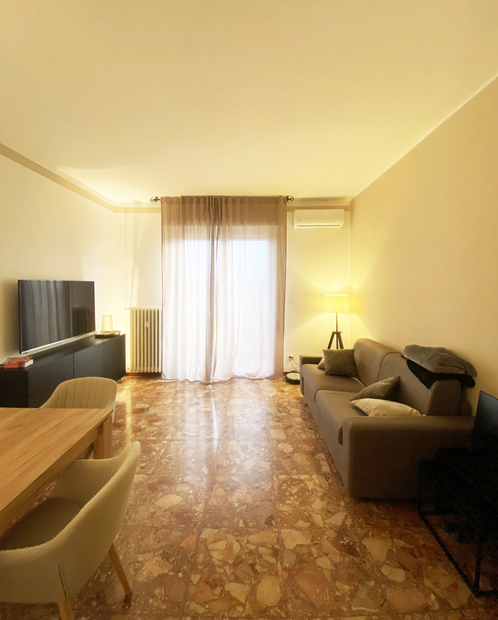 Foto 1 di 8 - Appartamento in vendita a Modena