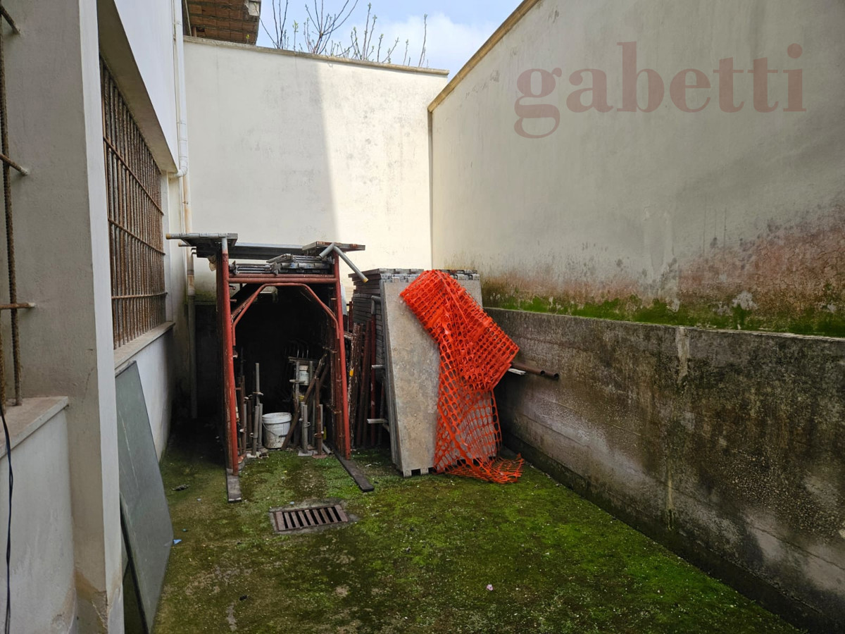 Foto 15 di 16 - Garage in vendita a Copertino