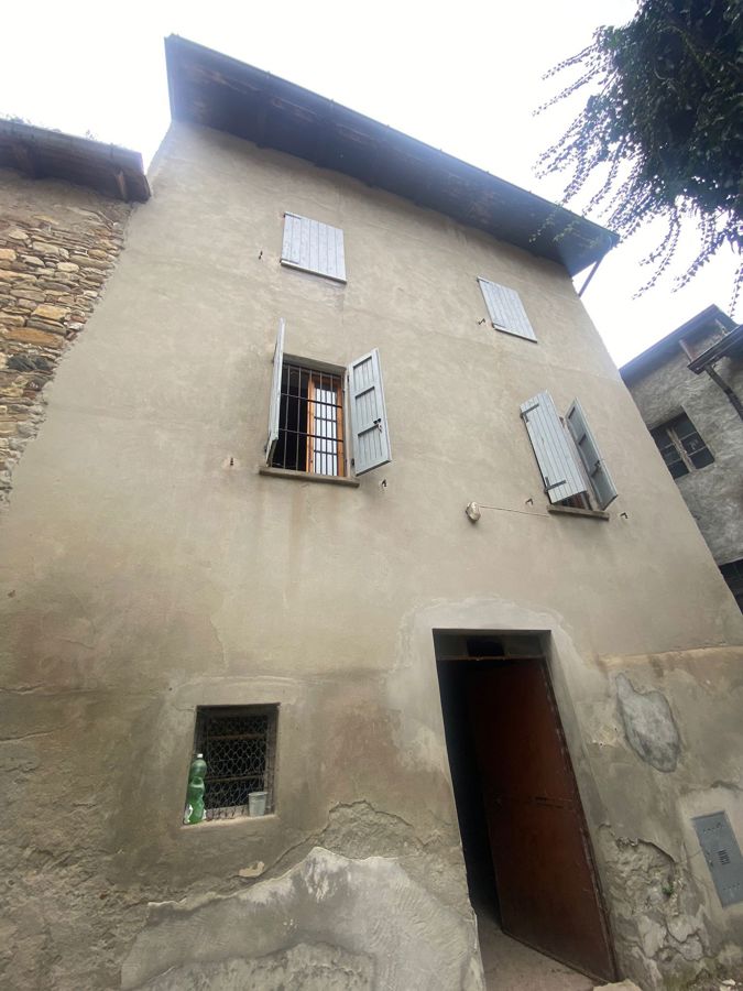 Foto 3 di 11 - Casa indipendente in vendita a Pianello Val Tidone