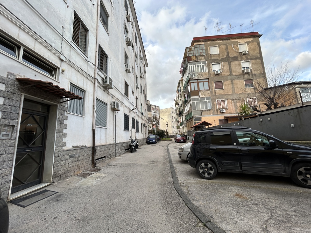 Foto 23 di 27 - Appartamento in vendita a Napoli
