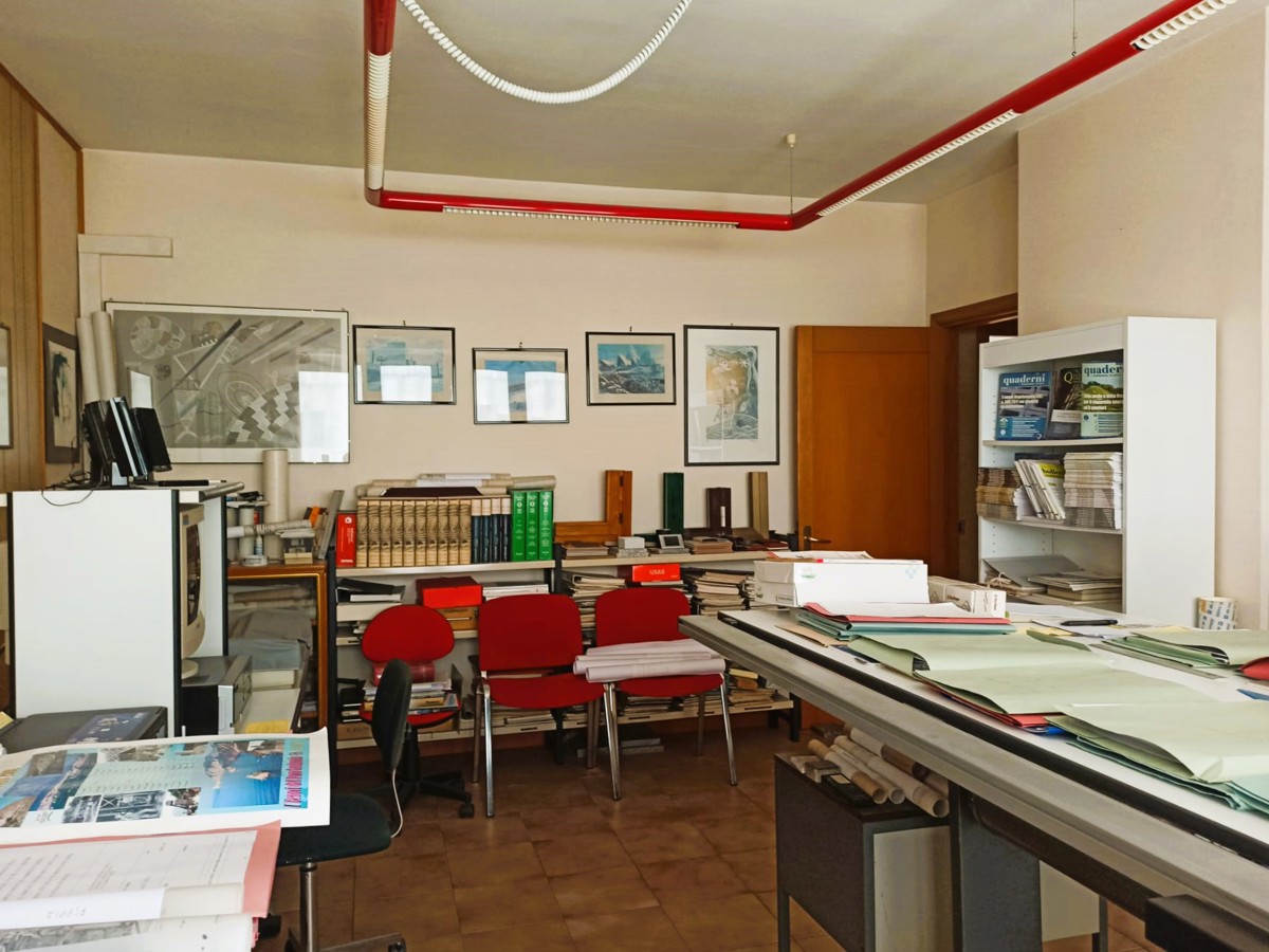 Foto 12 di 17 - Ufficio in vendita a Oristano