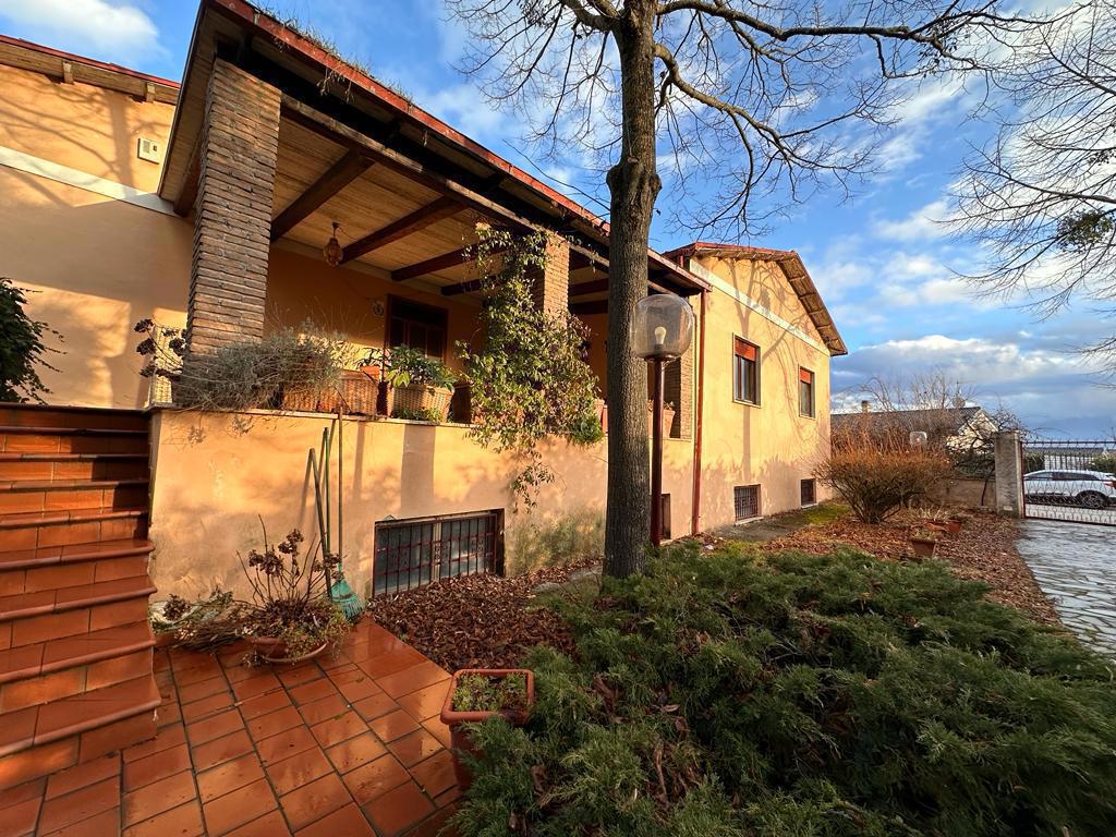 Foto 23 di 24 - Villa a schiera in vendita a Avezzano