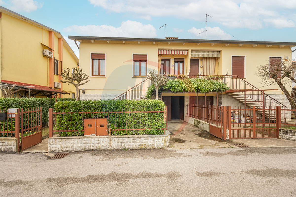 Foto 20 di 20 - Villa a schiera in vendita a Montegrotto Terme