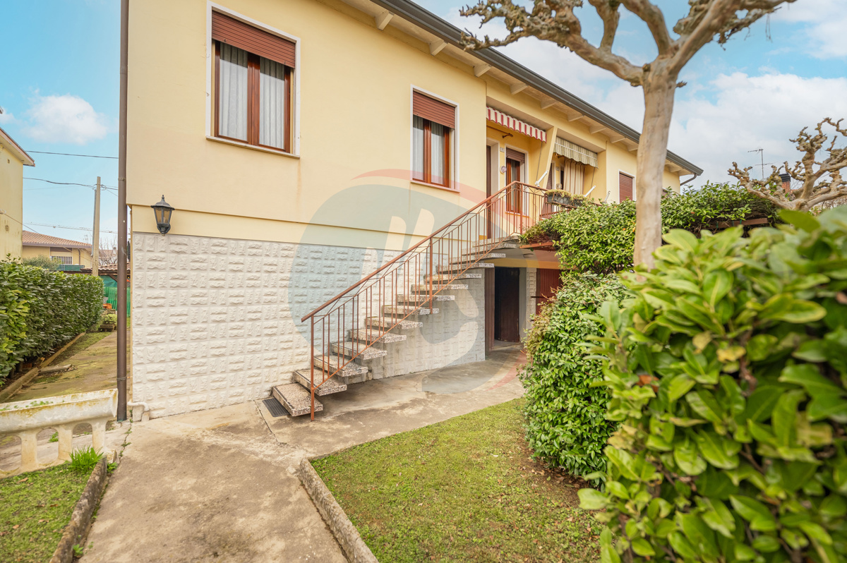 Foto 19 di 20 - Villa a schiera in vendita a Montegrotto Terme