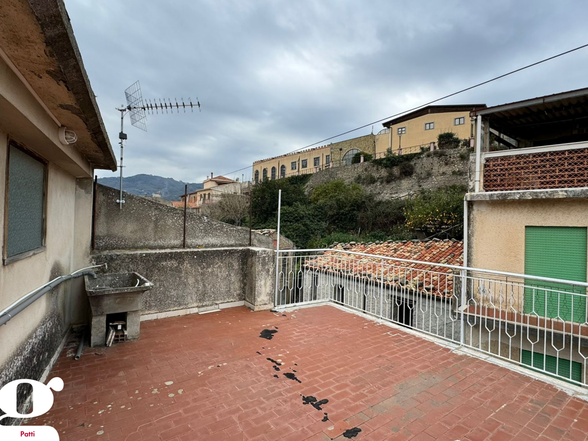 Foto 10 di 12 - Casa indipendente in vendita a San Piero Patti
