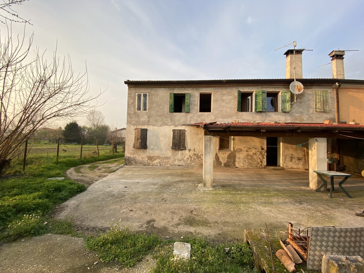 Foto 1 di 21 - Casa indipendente in vendita a Campiglia Dei Berici