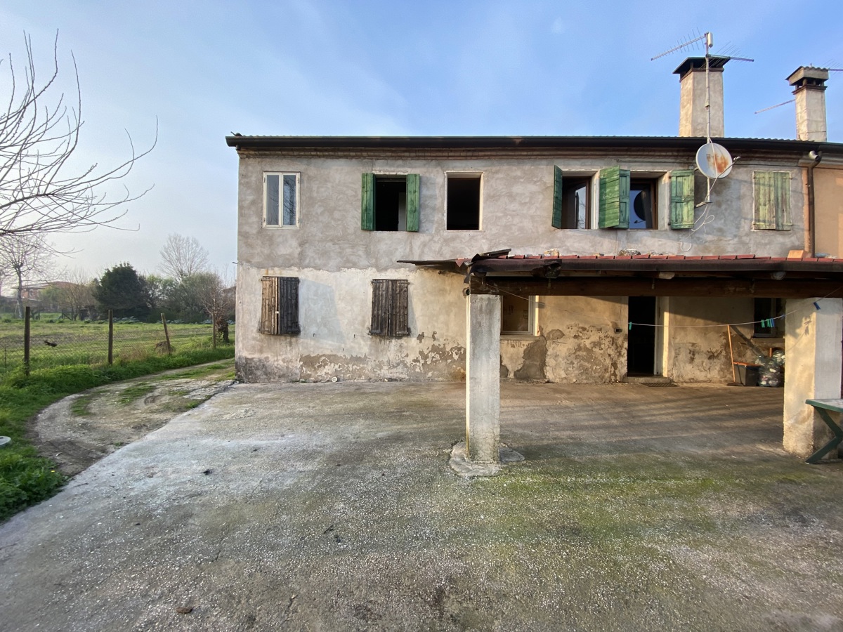 Foto 2 di 21 - Casa indipendente in vendita a Campiglia Dei Berici