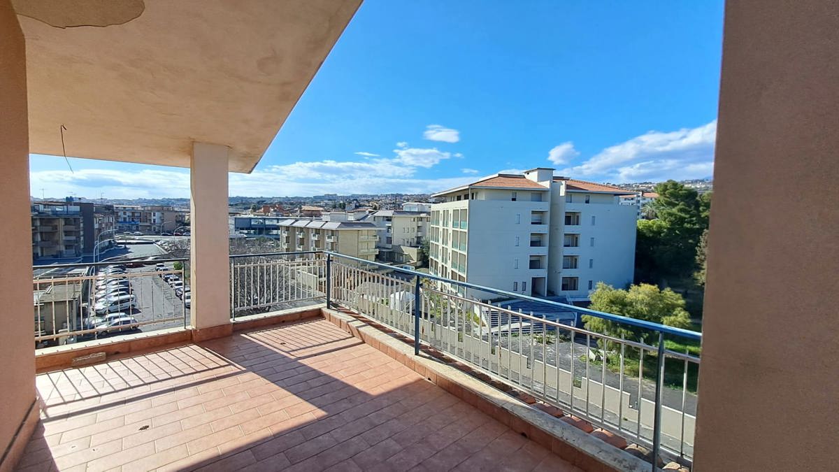 Foto 5 di 19 - Appartamento in vendita a Catania