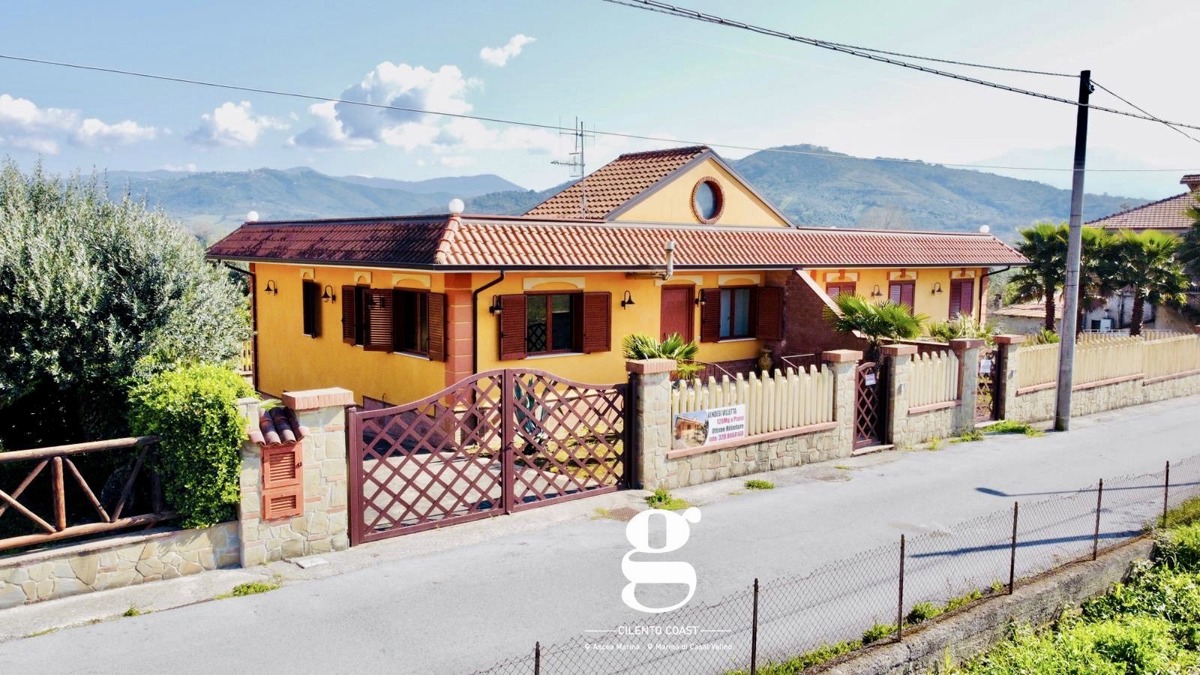 Foto 5 di 15 - Villa in vendita a Casal Velino