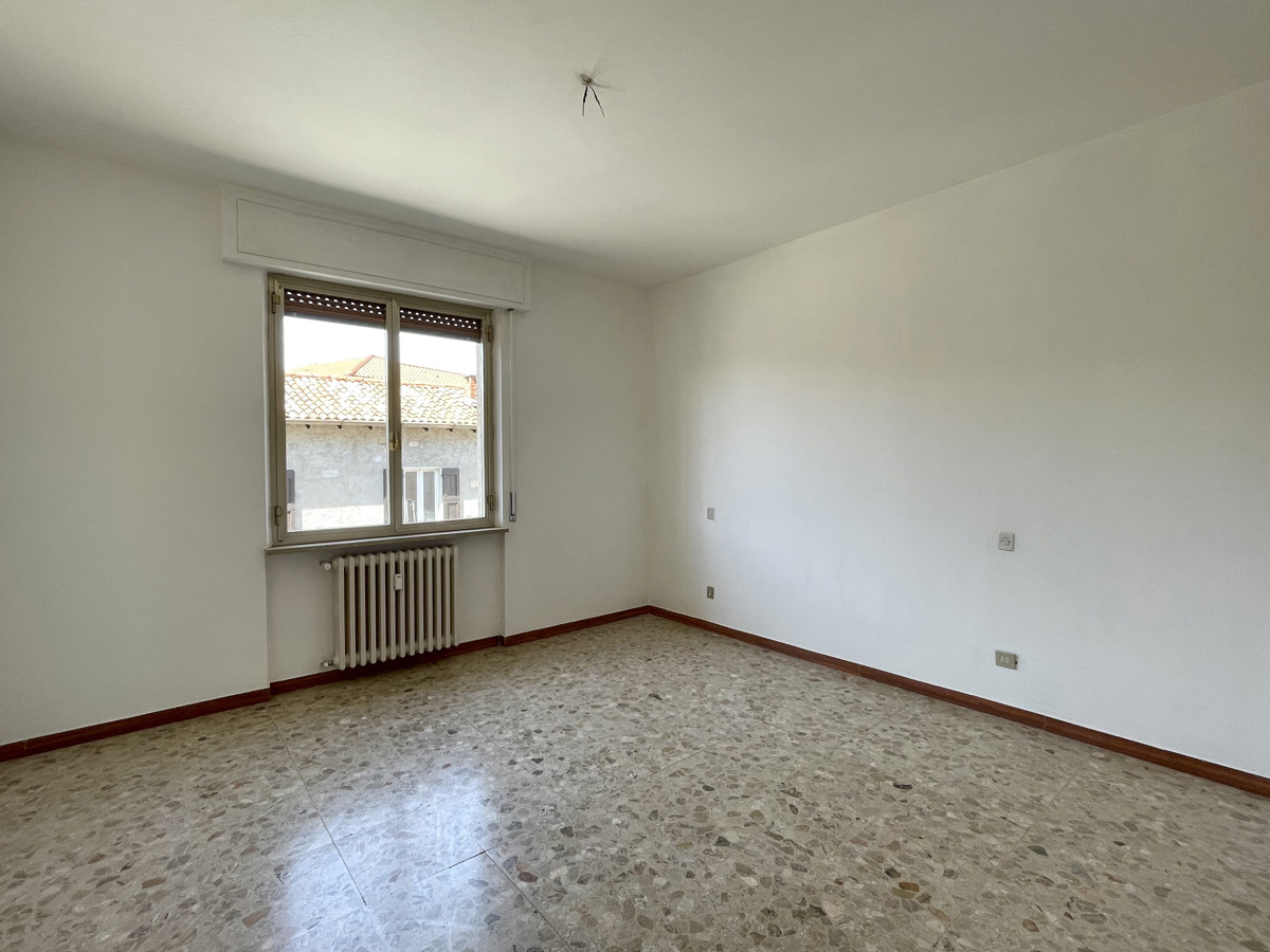 Foto 12 di 24 - Appartamento in vendita a Gavirate