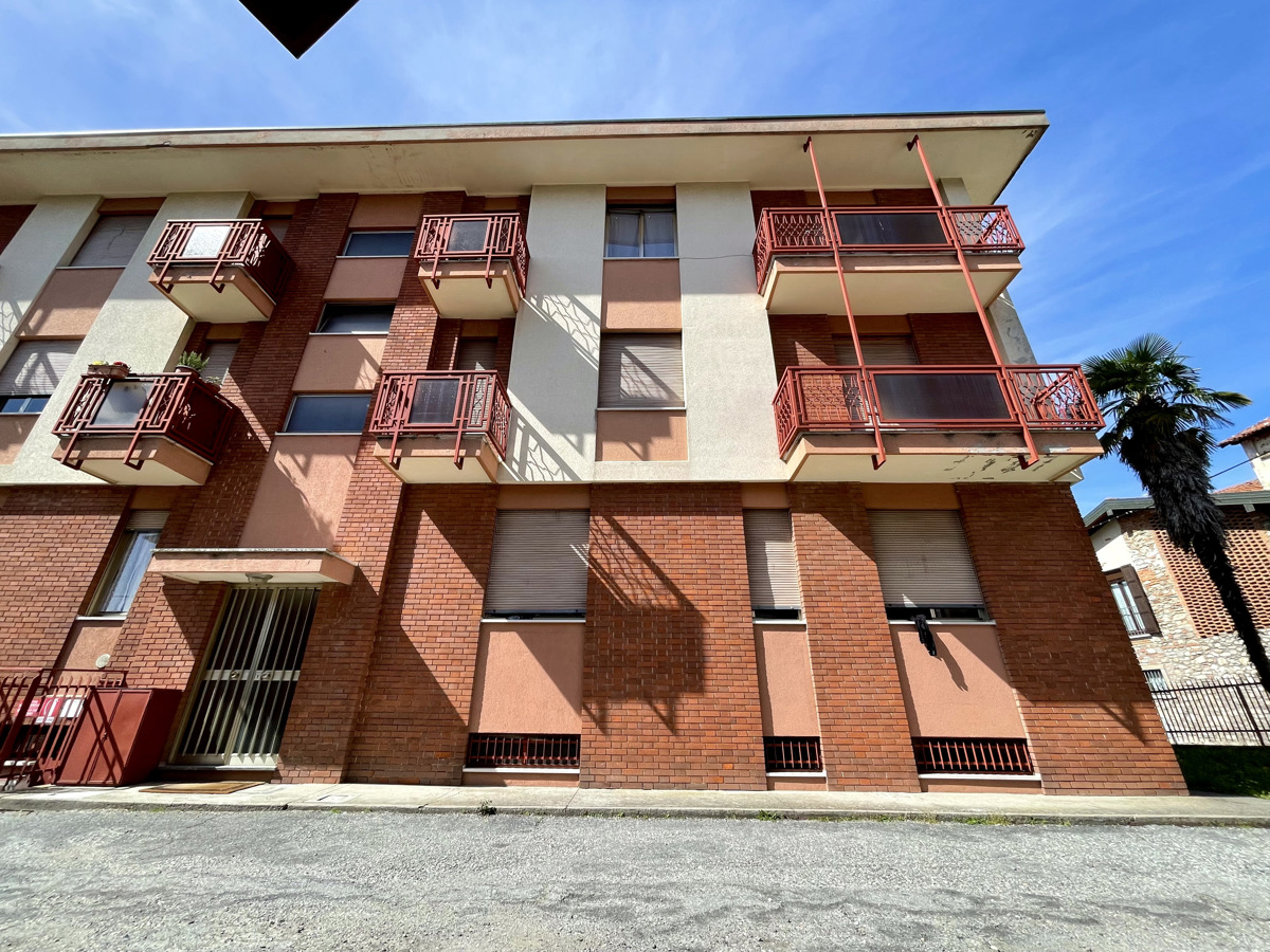 Foto 21 di 24 - Appartamento in vendita a Gavirate