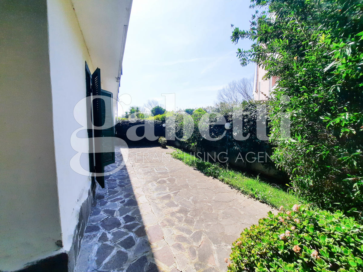 Foto 2 di 26 - Villa a schiera in vendita a Giugliano in Campania