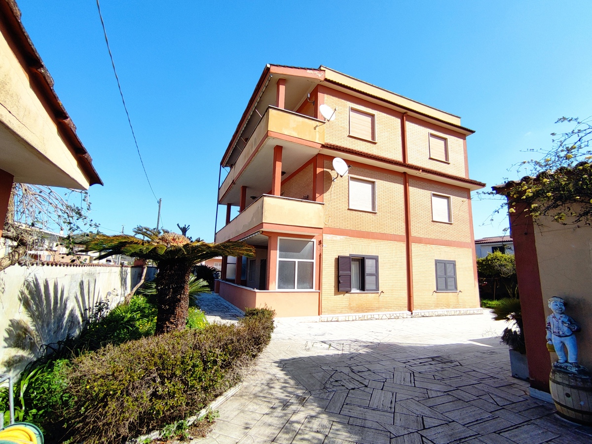Foto 2 di 14 - Appartamento in vendita a Anzio