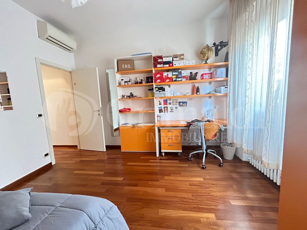 Foto 12 di 24 - Appartamento in vendita a Jesi