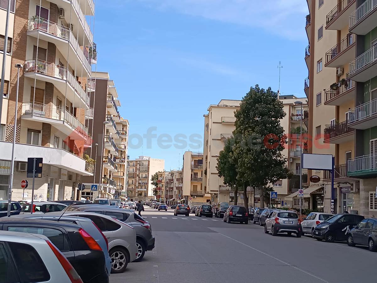 Foto 4 di 10 - Negozio in vendita a Bari