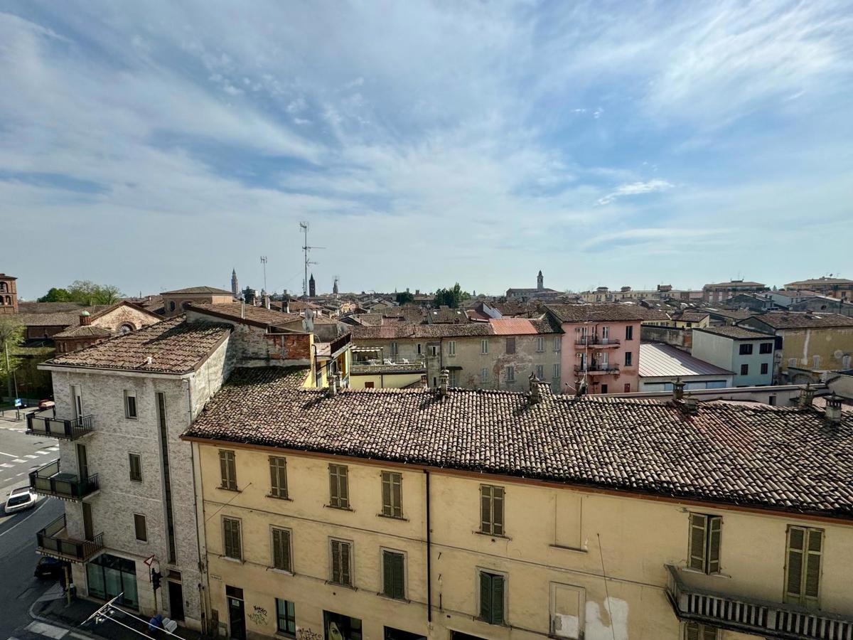 Foto 1 di 33 - Appartamento in vendita a Cremona
