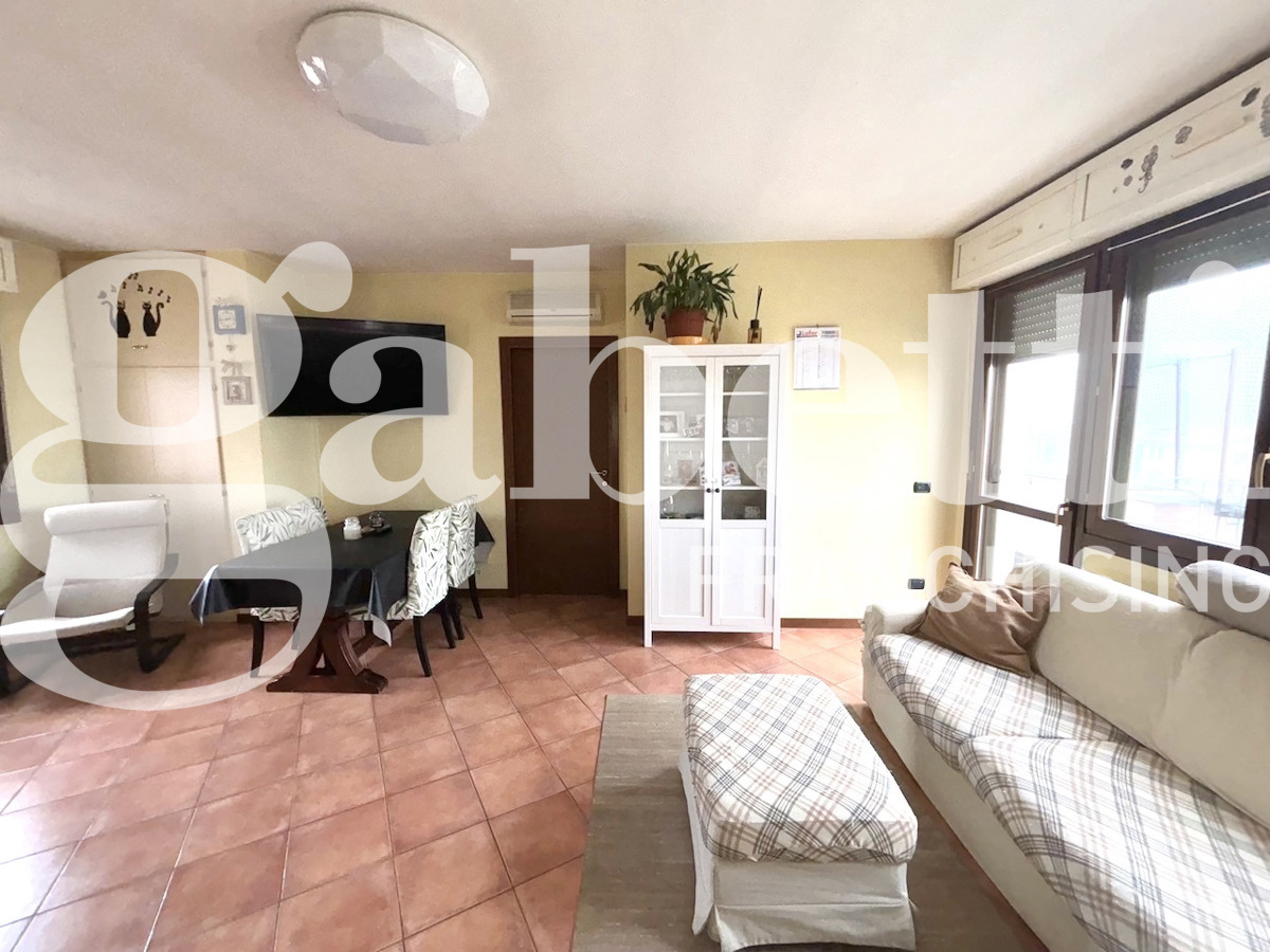 Foto 3 di 24 - Appartamento in vendita a Parma