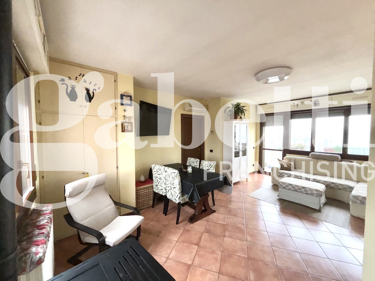 Foto 2 di 24 - Appartamento in vendita a Parma
