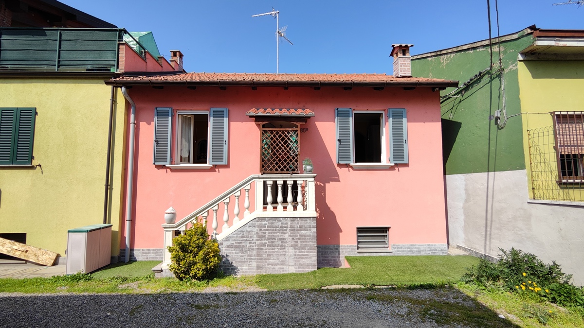 Foto 1 di 26 - Villa a schiera in vendita a Piacenza