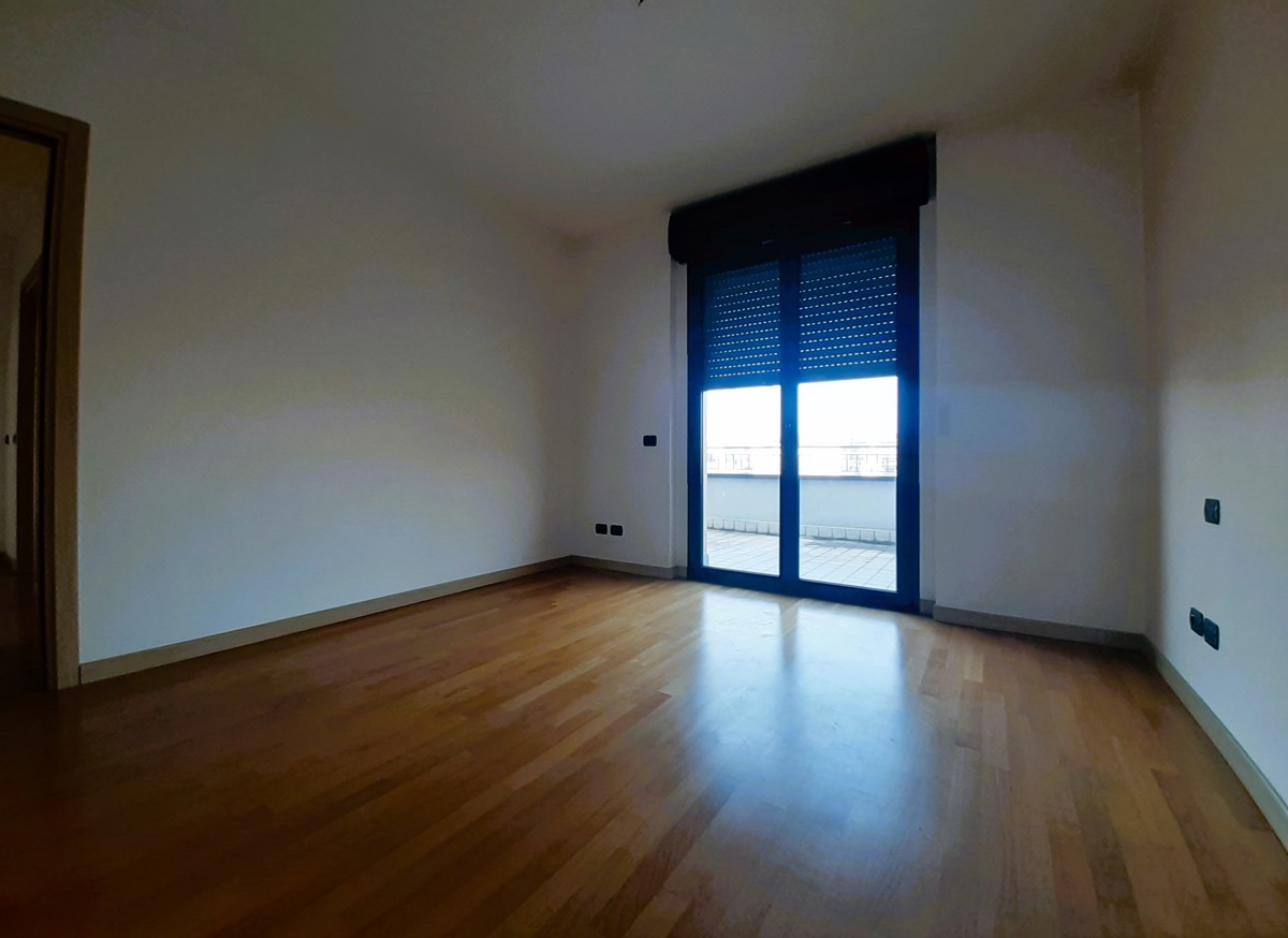 Foto 10 di 24 - Appartamento in vendita a Busto Arsizio