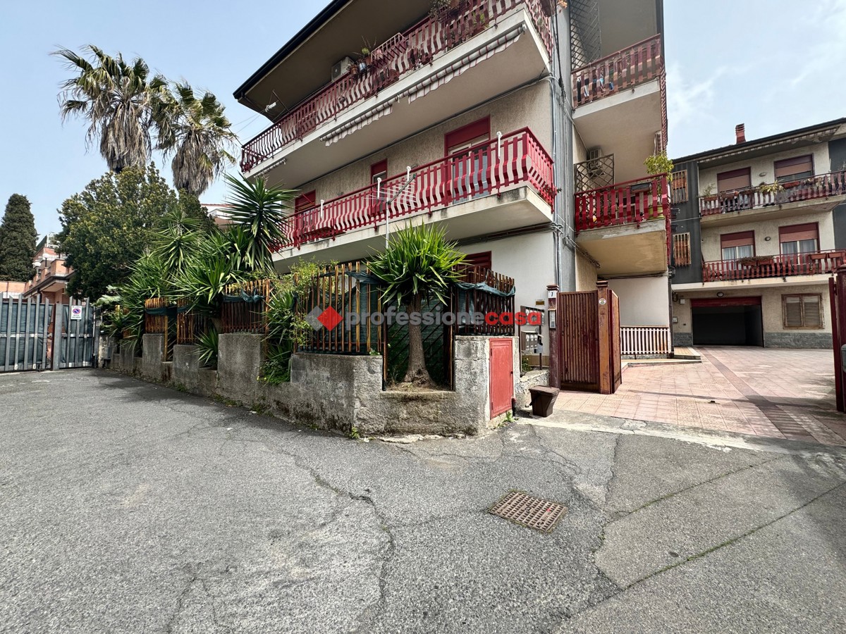 Foto 42 di 44 - Appartamento in vendita a San Giovanni La Punta