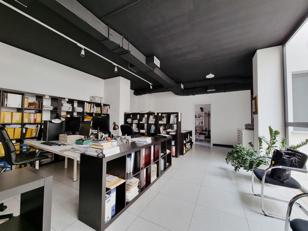 Foto 7 di 11 - Ufficio in vendita a Lecco