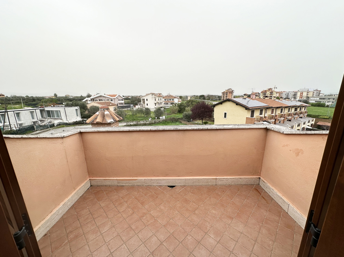 Foto 11 di 13 - Appartamento in vendita a Civita Castellana
