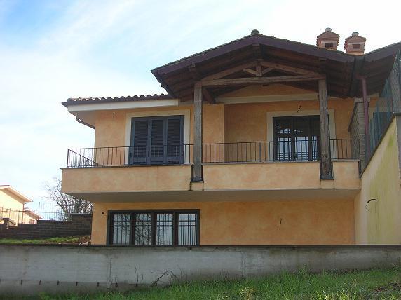 Foto 3 di 26 - Villa a schiera in vendita a Manziana